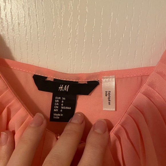 H&M front ruffle tank - Picture 4 of 4